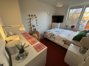 Comfortable Private Rooms in a Modern Apartment, Linköping